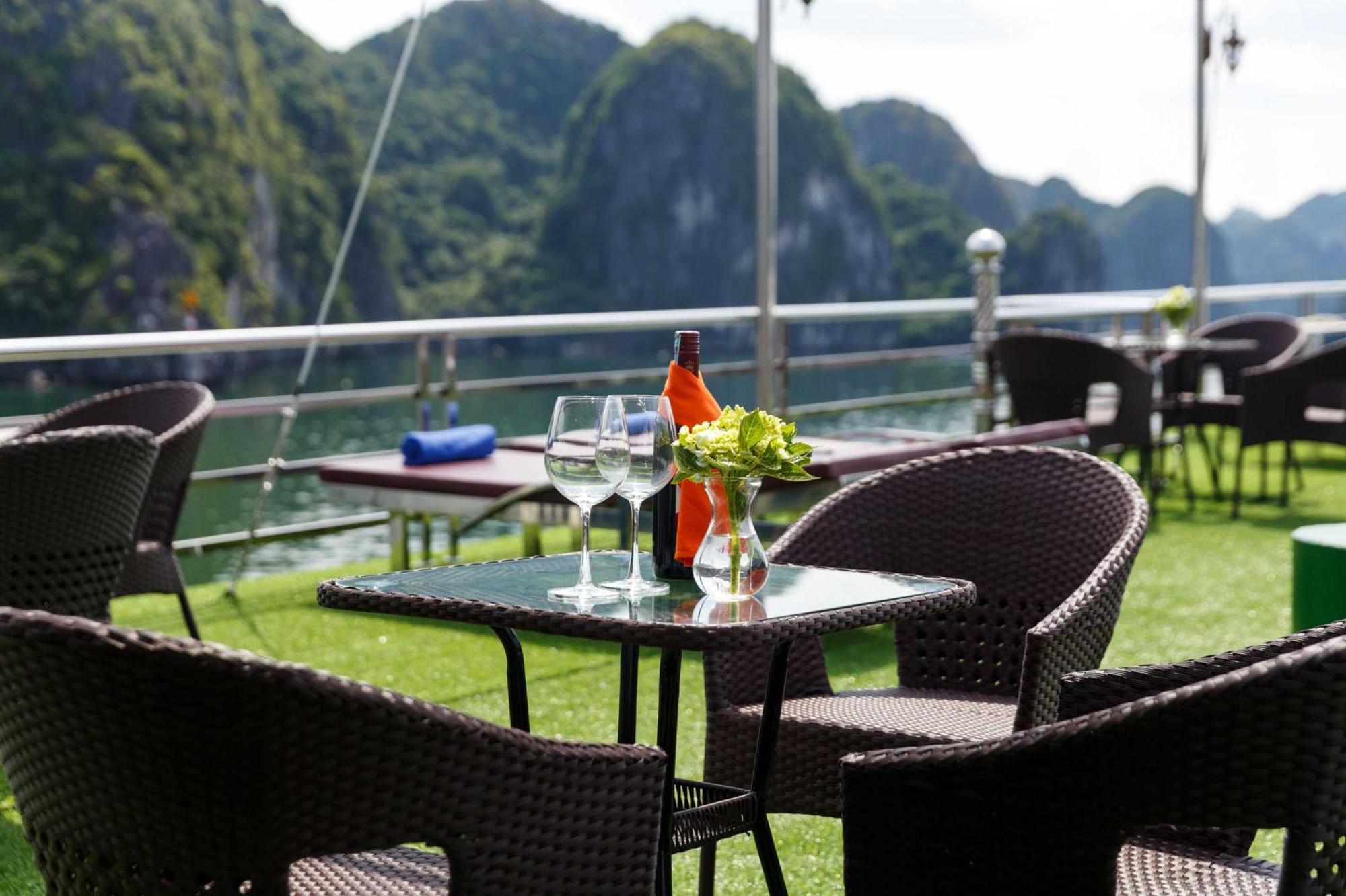 Venezia Boutique Cruises - Catba Island Hotel Chan Chau Ngoại thất bức ảnh
